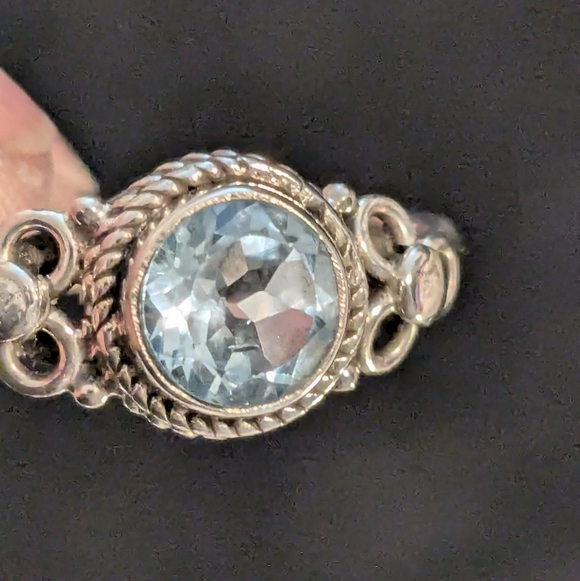 Vibrant Genuine Sky Blue Topaz Solid 925 Sterling Silver Size 9 - Picture 5 of 8
